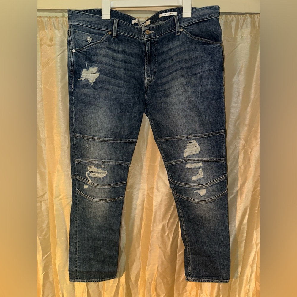 Guess Jeans.
